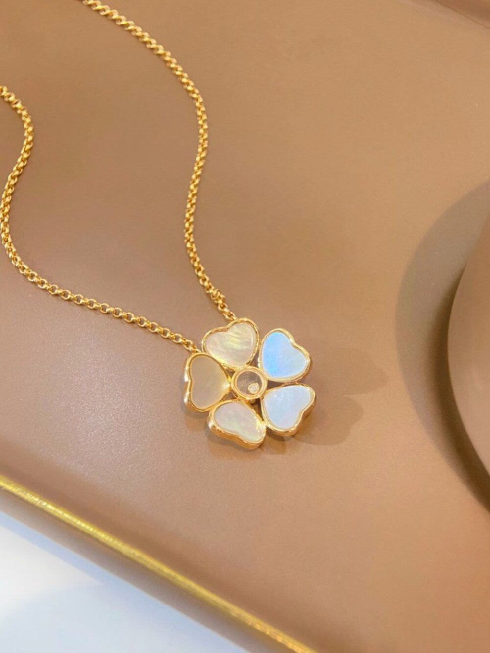 Chopard Happy Hearts Flower Necklace - Picture 6 of 7